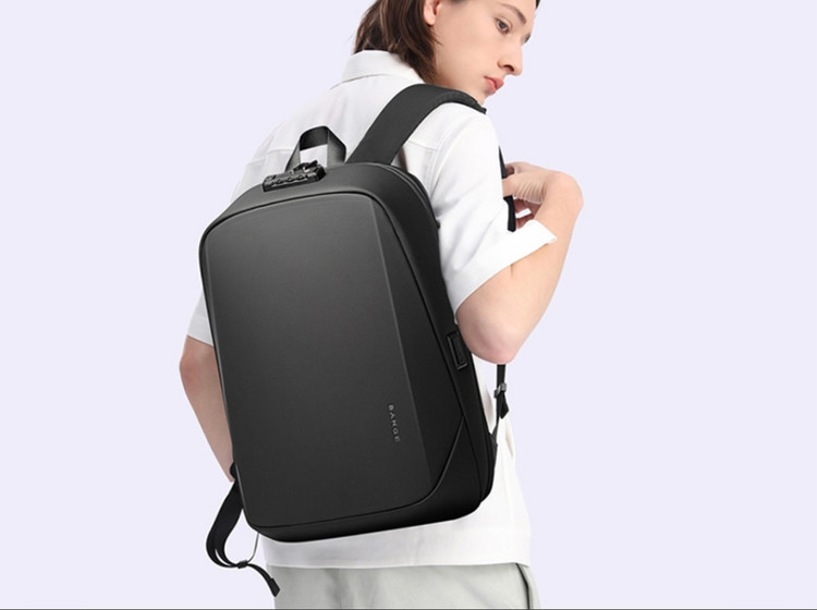 کوله پشتی ۱۵.۶ اینچ ضد آب دارای درگاه یو اس بی و تایپ سی برند بنج کد7251
